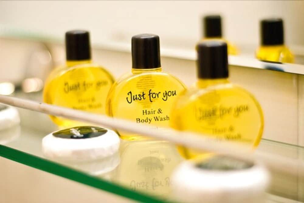 The London Pembury Hotel Twin Room, Ensuite 6