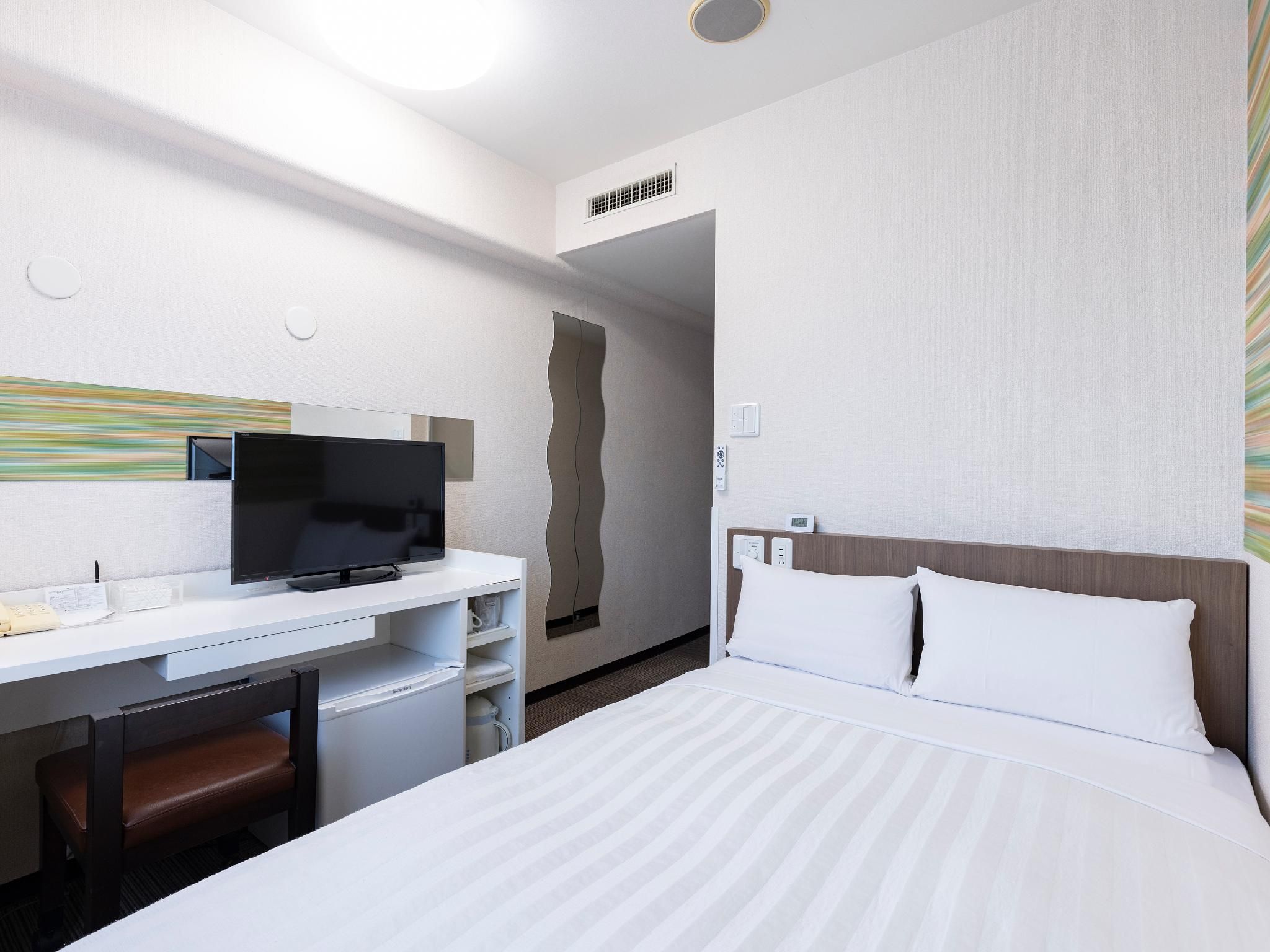 Small Double Room - Non Smoking