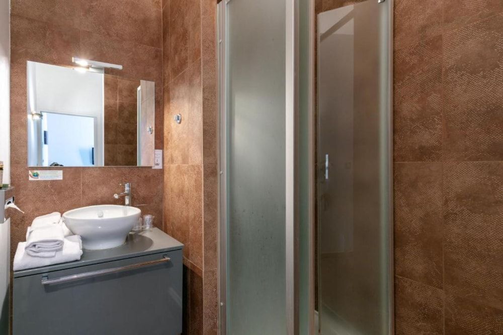 Hotel de Paris Classic Room (Chambre cosy cote Patio) 8