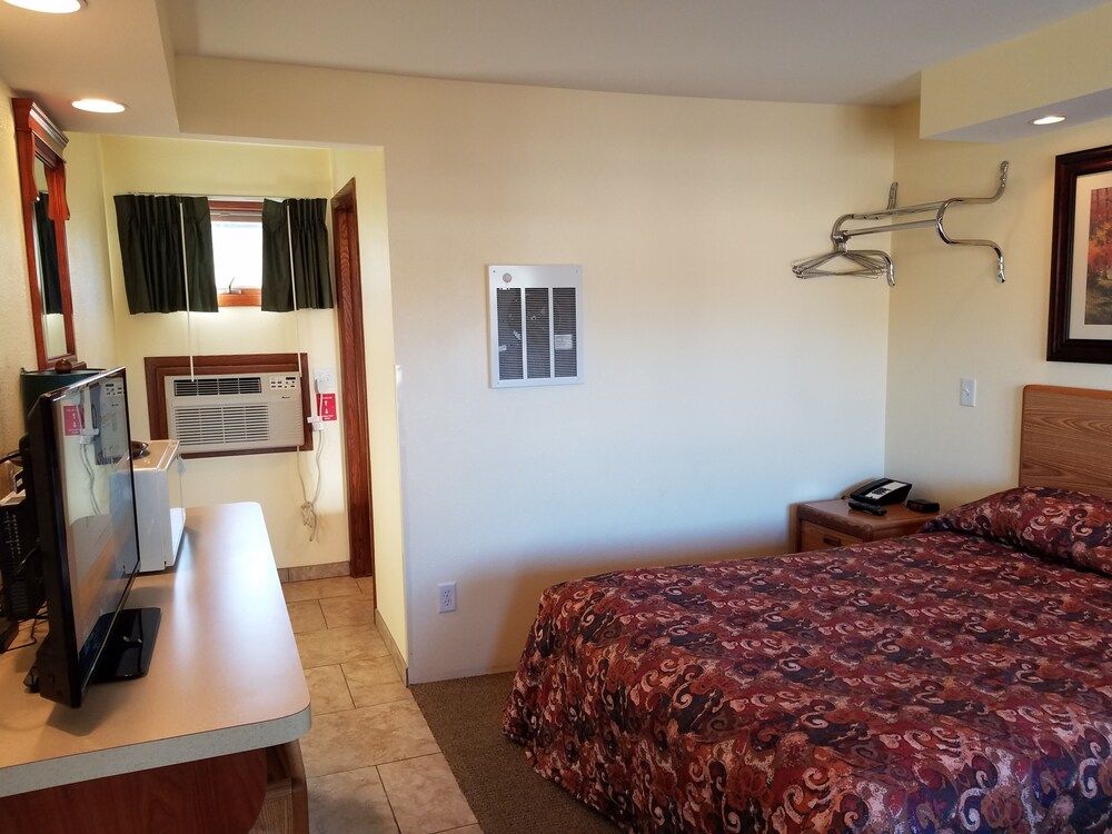 1 Queen Budget, includes Seasonal Timbavati Wildlife Park