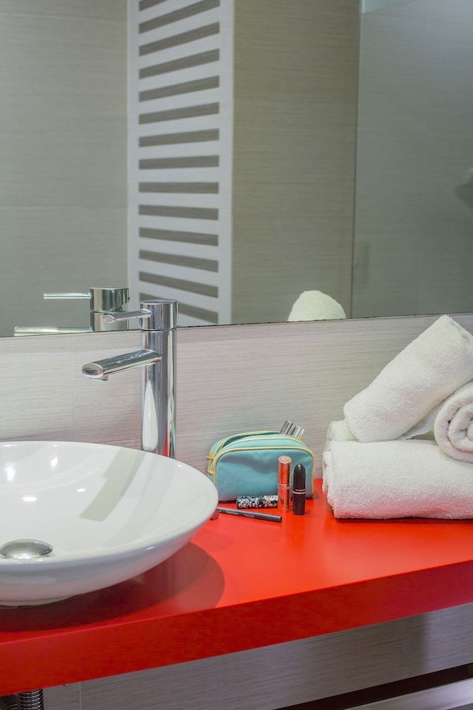 Novus City Hotel Premium Twin Room 9