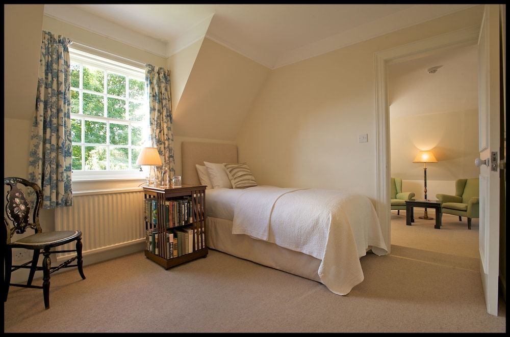 Caddies Closet Single Room