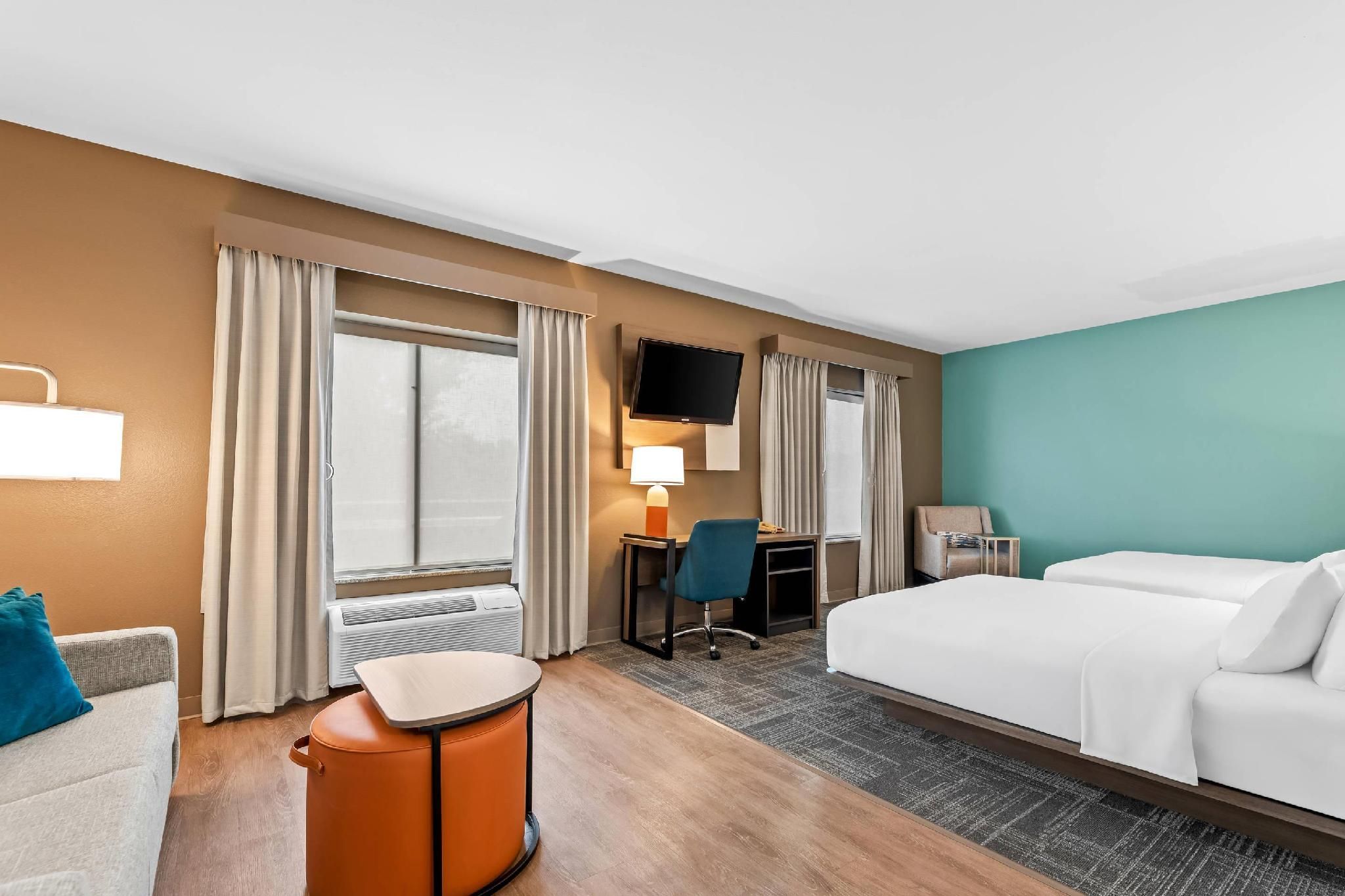 2 Queen Beds, Suite, Nonsmoking, Accessible