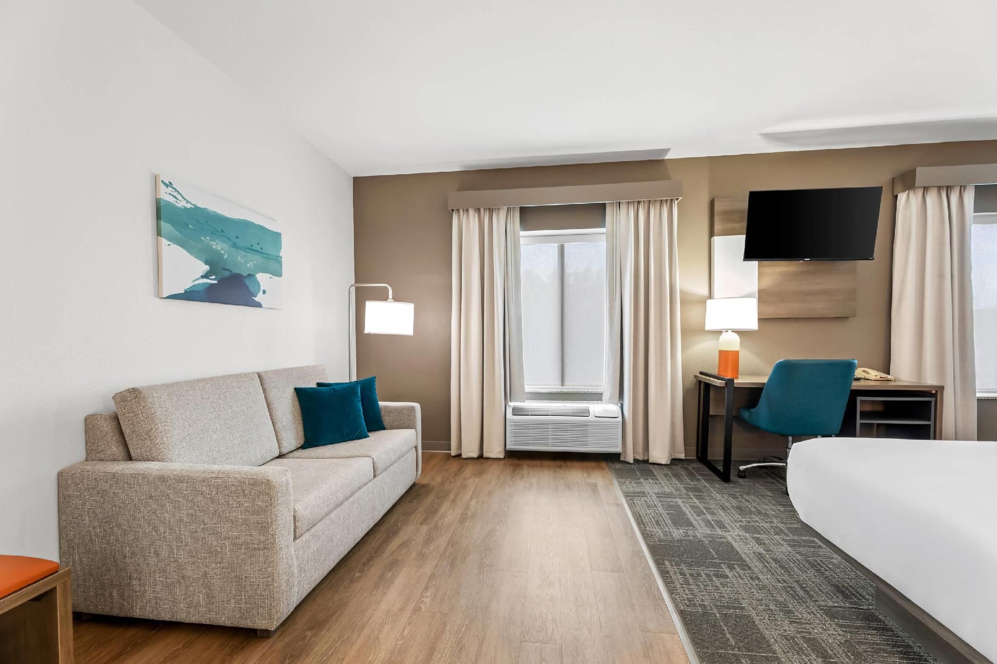 1 King Bed, Suite, Nonsmoking
