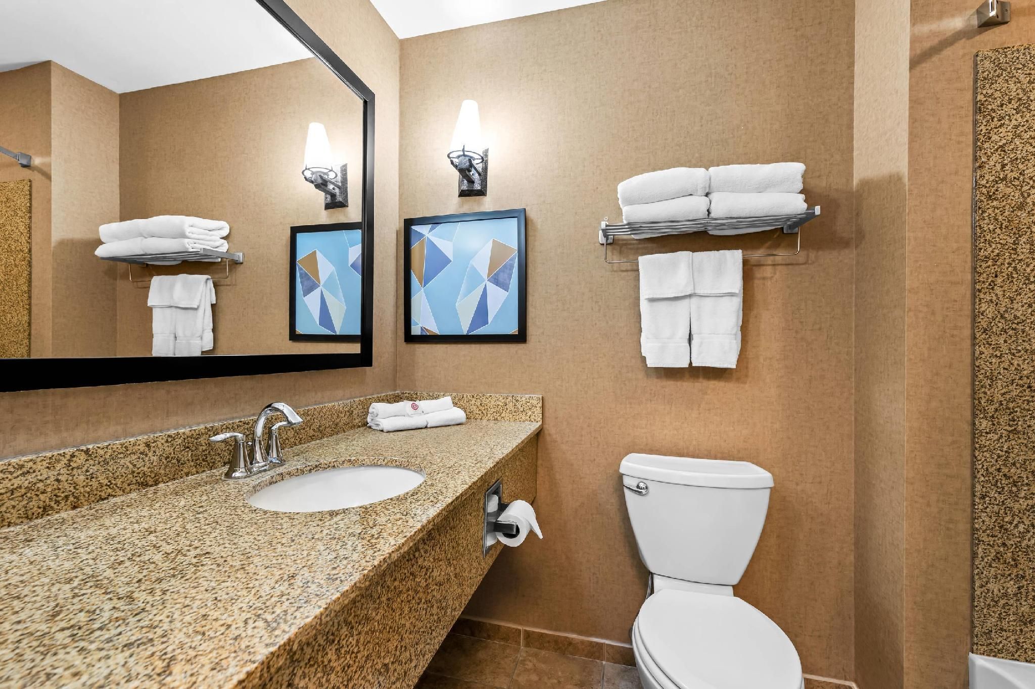 2 Queen Beds, Suite, Nonsmoking