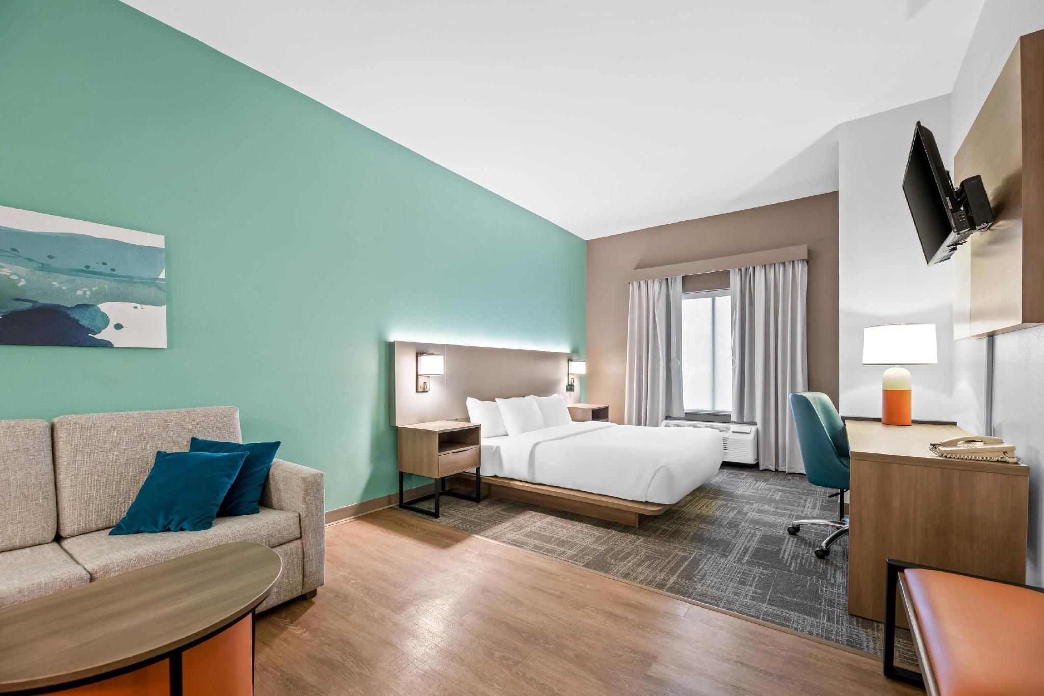 Comfort Suites Gothenburg South 1 King Bed, Suite, Nonsmoking, Accessible 2