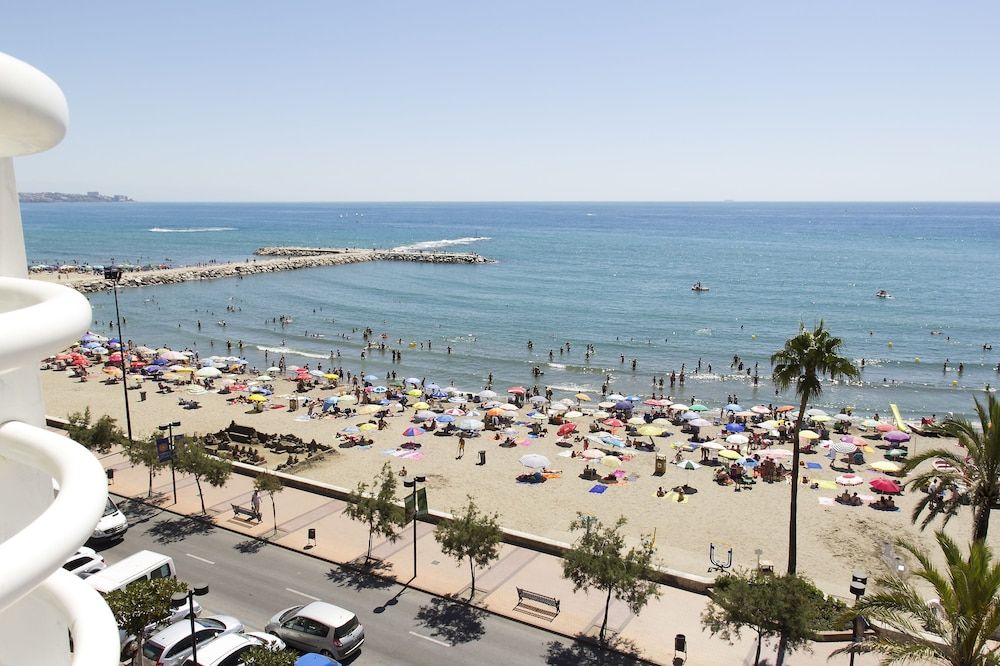 Hotel Villa de Laredo Double Room Single Use, Sea View 5