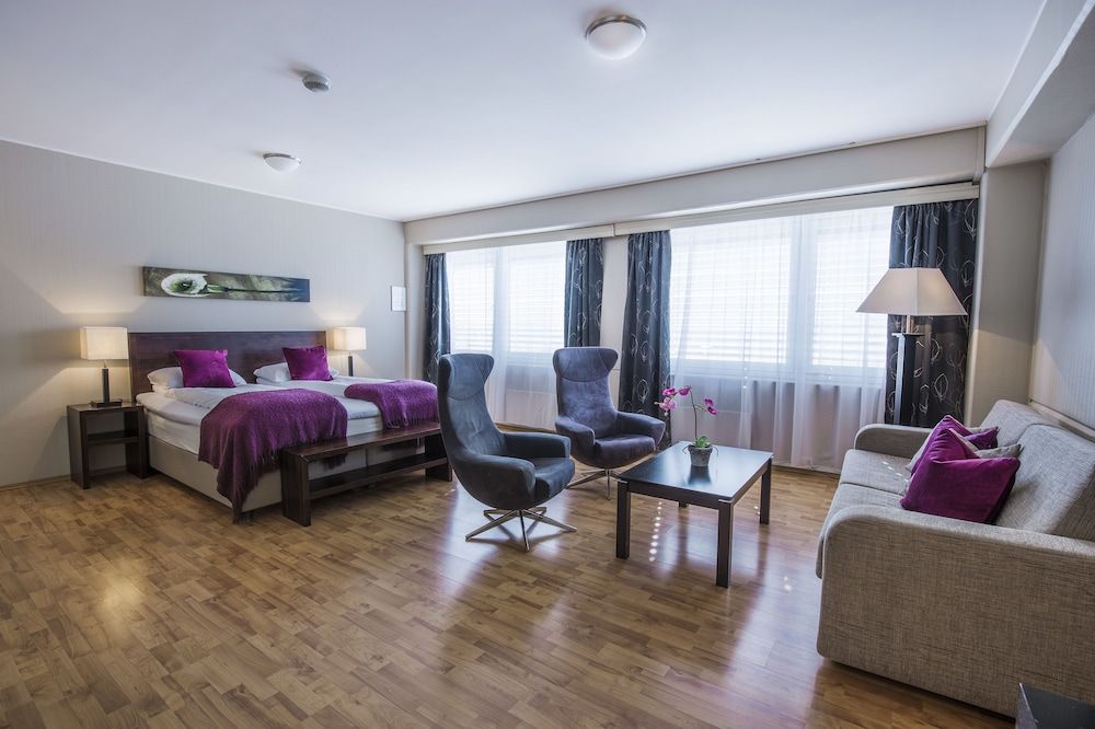 Suite, 1 King Bed, Non Smoking