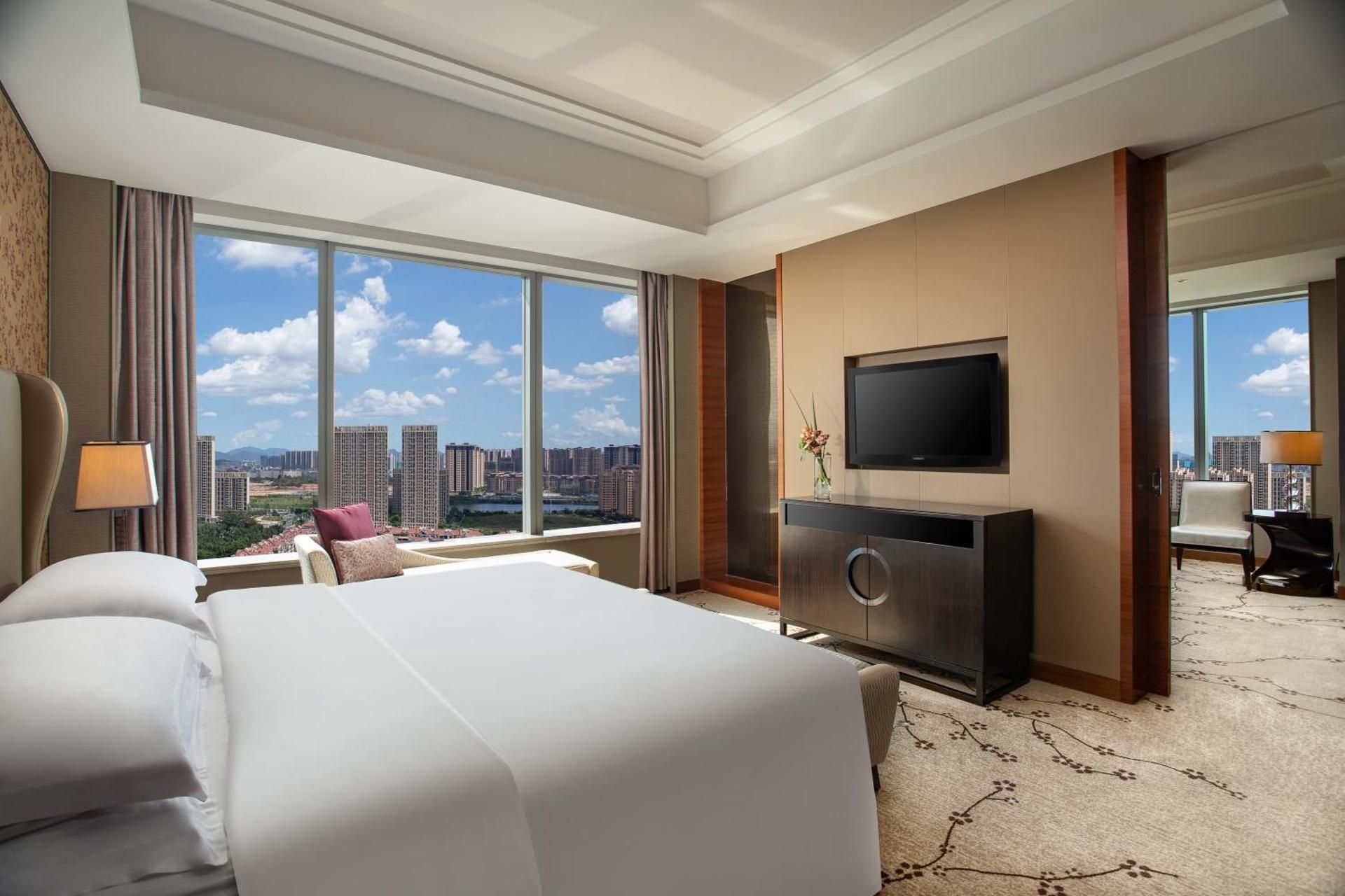 One-Bedroom Suite with Living and Dining Area