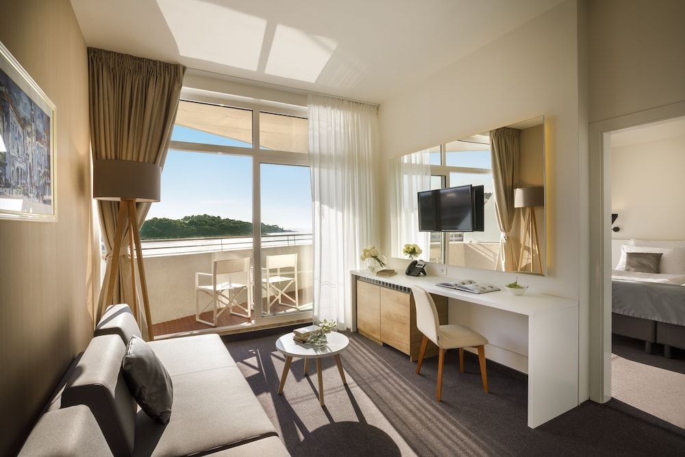 Junior suite with sea view and balcony