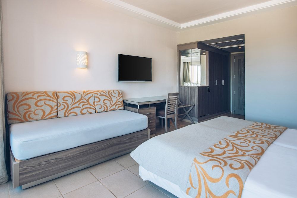 Iberostar Waves Mehari Djerba Standard Room, Connecting Rooms (2 Adults & 3 Children) 2