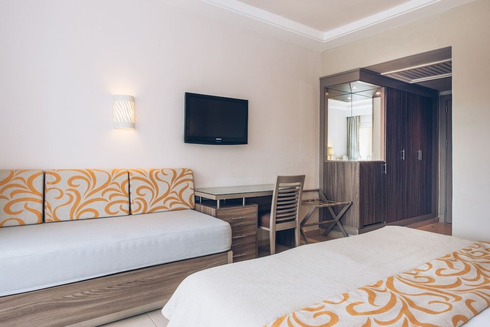 Iberostar Waves Mehari Djerba Twin Room, Garden View