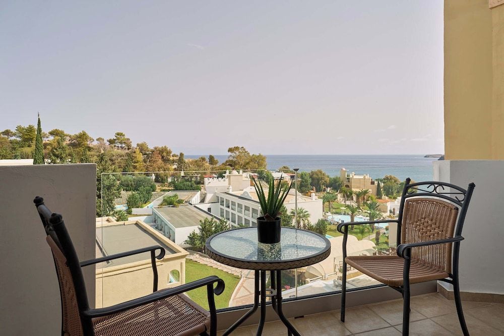 Superior Family Room, Partial Sea View