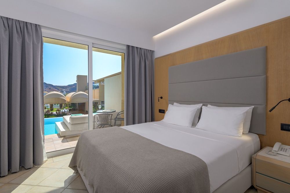 Suite, Pool Access, Garden View