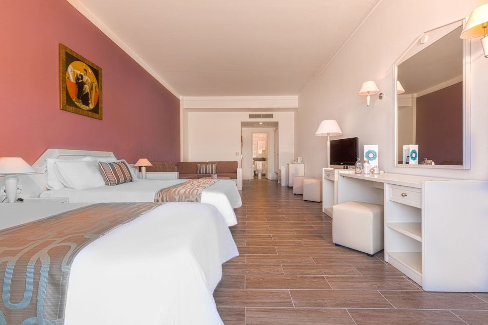 Superior Suite, Partial Sea View