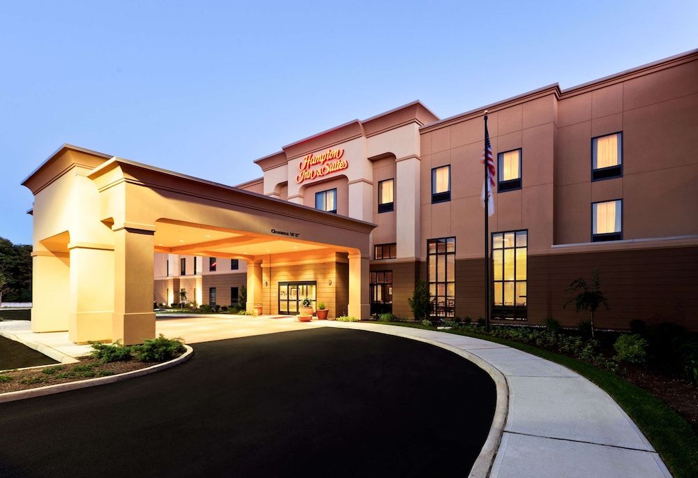 undefined Hampton Inn & Suites Mahwah 7