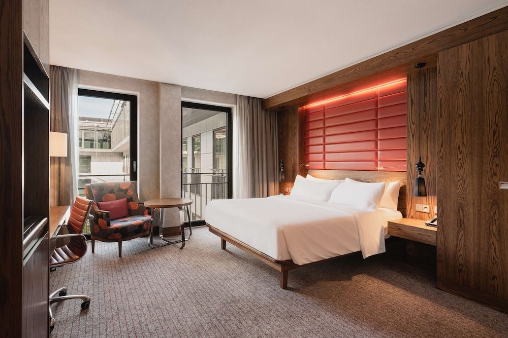 Executive Room, 1 King Bed, Club Lounge Access