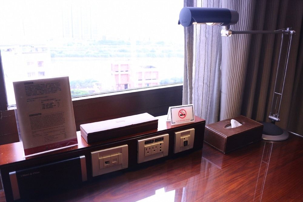 Chateau de Chine Xinzhuang Premier King Room 4