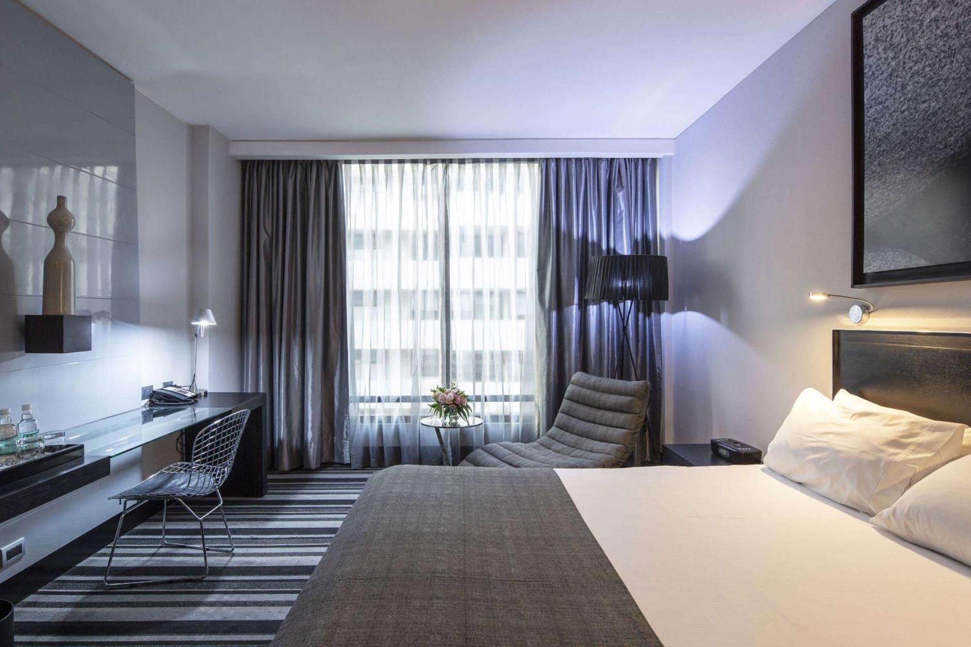 1 King Bed, Garden View, Non-Smoking