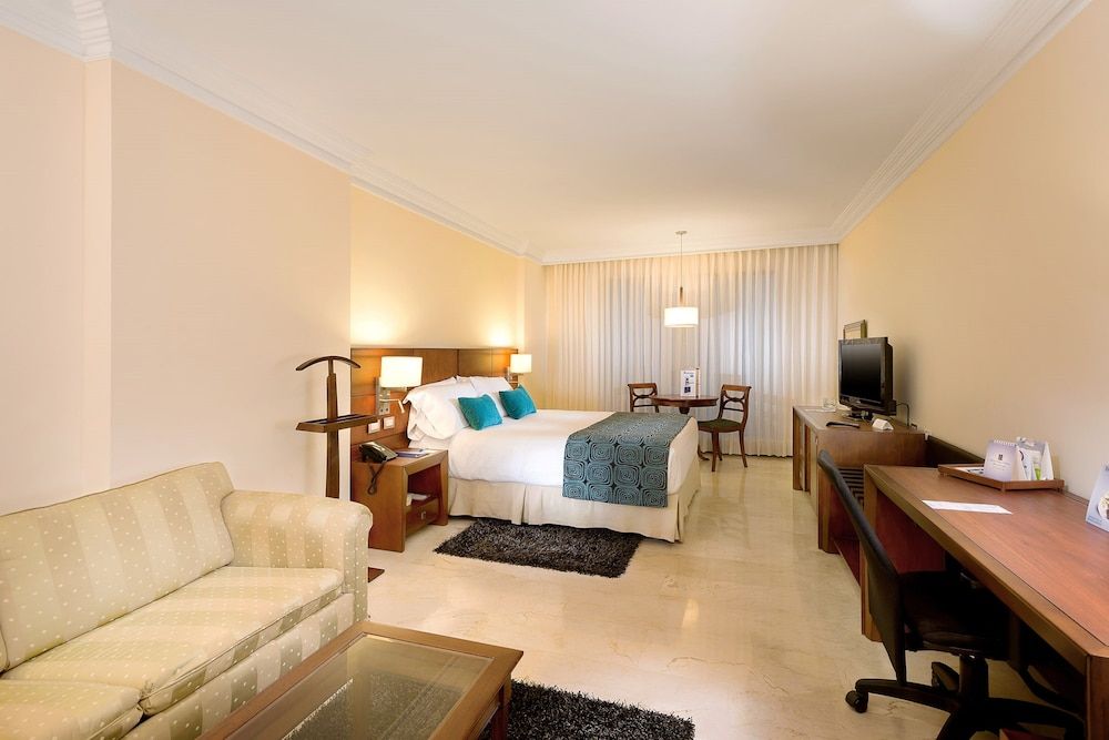 Hotel Dann Carlton Bucaramanga Standard Double Room, 1 Queen Bed with Sofa bed 5
