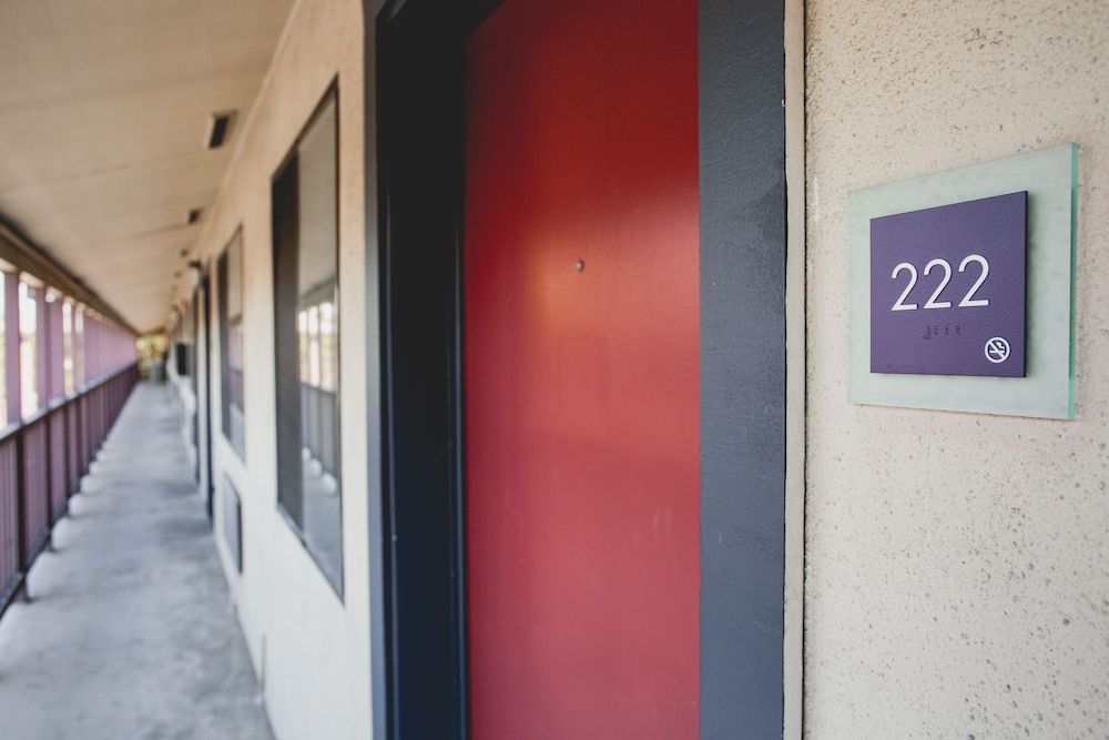 undefined Alura Inn 8