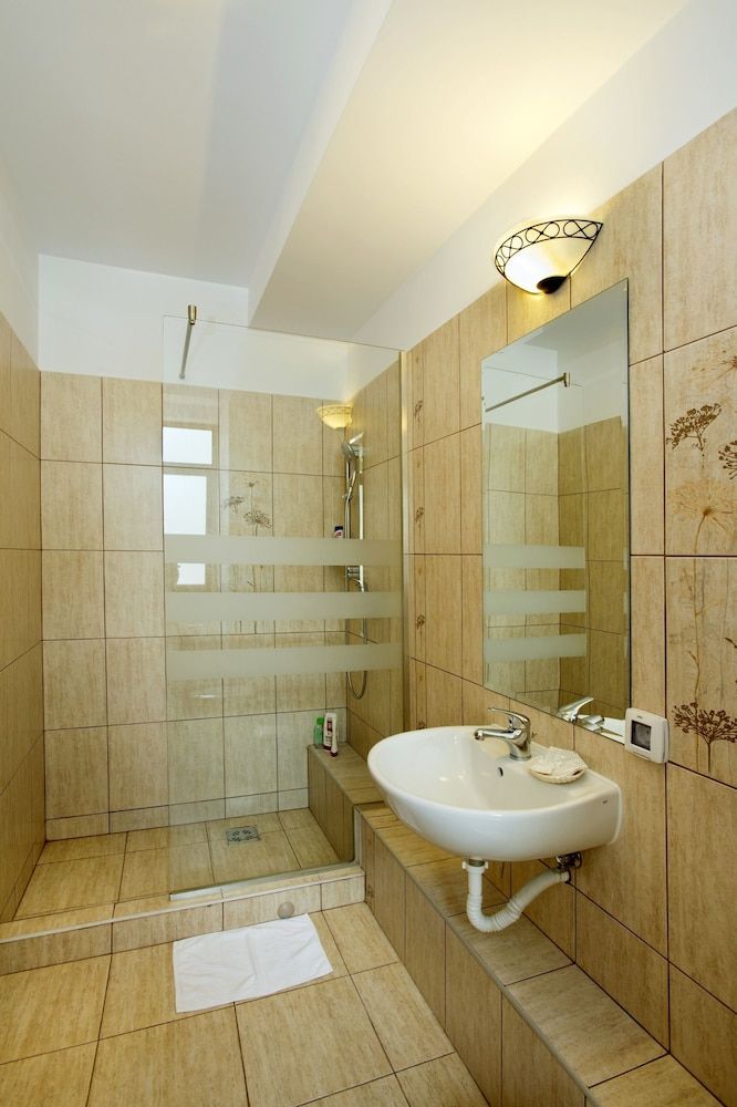 Pension Ambient Standard Double Room 9