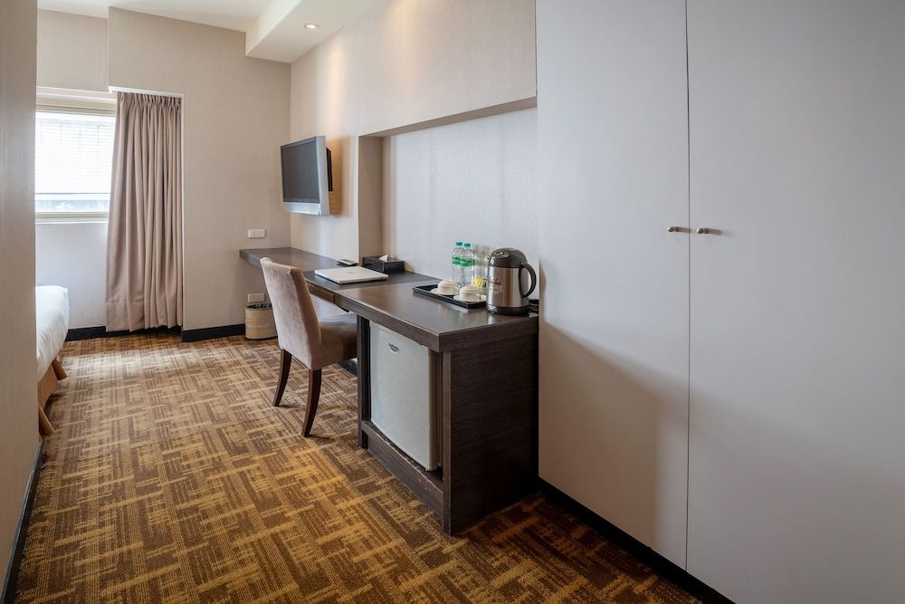 Guide Hotel Taipei Chongqing Deluxe Double Room 7