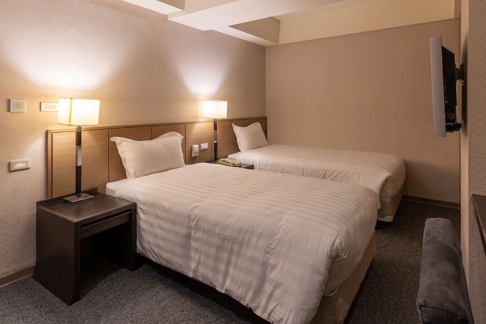 Standard Twin Room, No Windows
