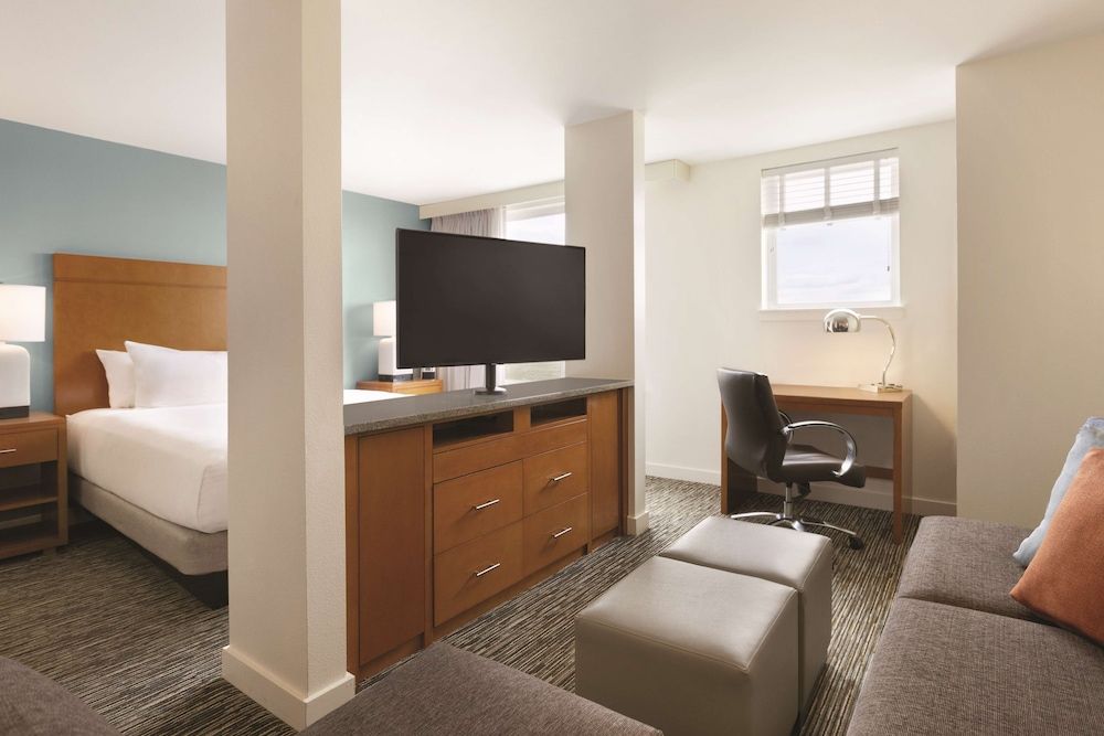 Hyatt House Denver Airport Studio Suite, 1 King Bed with Sofa bed 5
