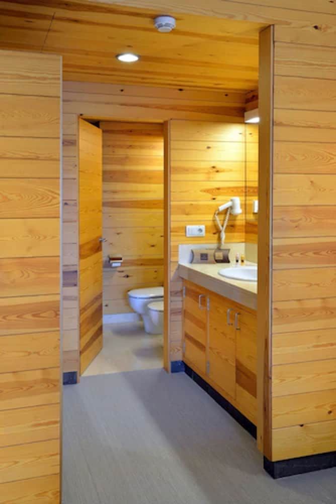 Montanyá Hotel Quadruple Room 3