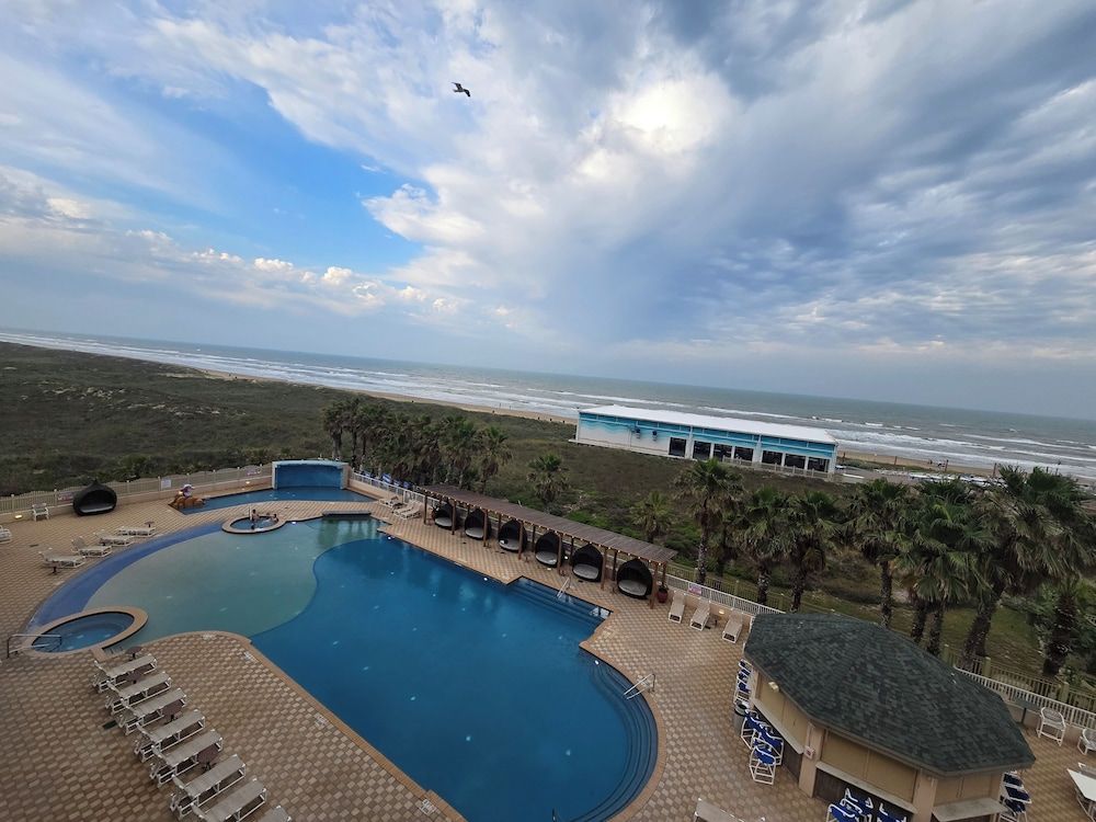 Junior Suite King Partial Oceanview