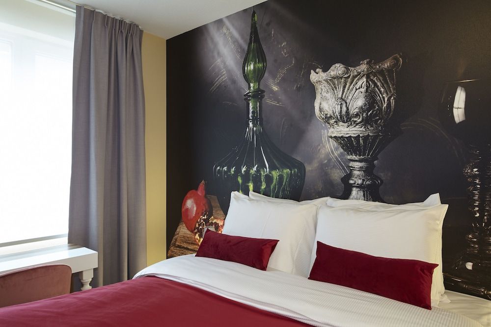 undefined The Muse Amsterdam Hotel 8