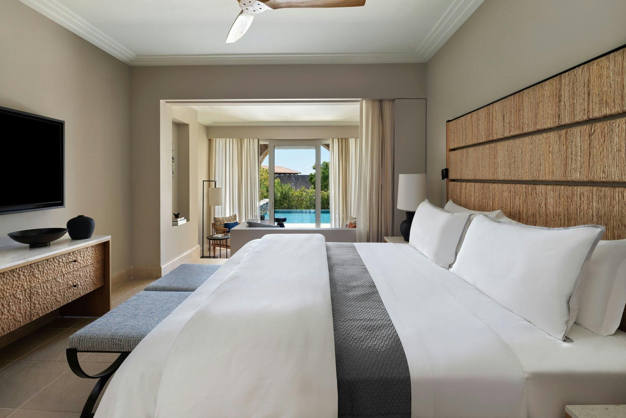 Superior Infinity, Guest room, 1 King, Garden view, Private pool