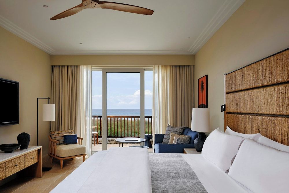 Premium Room, 1 King Bed, Sea View (Balcony)