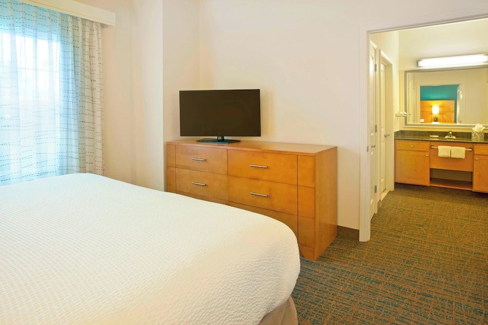 Suite, 2 Bedrooms (Hearing Accessible)
