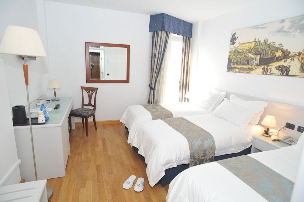 Hotel Hermitage Basic Triple Room 2