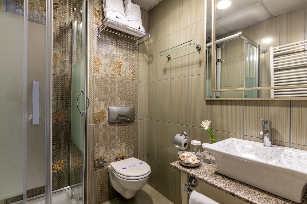 Hotel Amira Istanbul Economy Triple Room, 1 Bedroom, Ground Floor 4