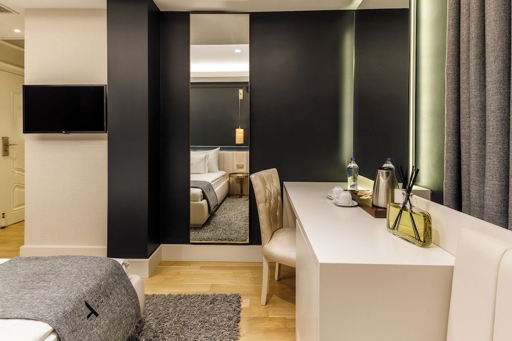 Hotel Amira Istanbul Economy Double or Twin Room , Ground Floor 4