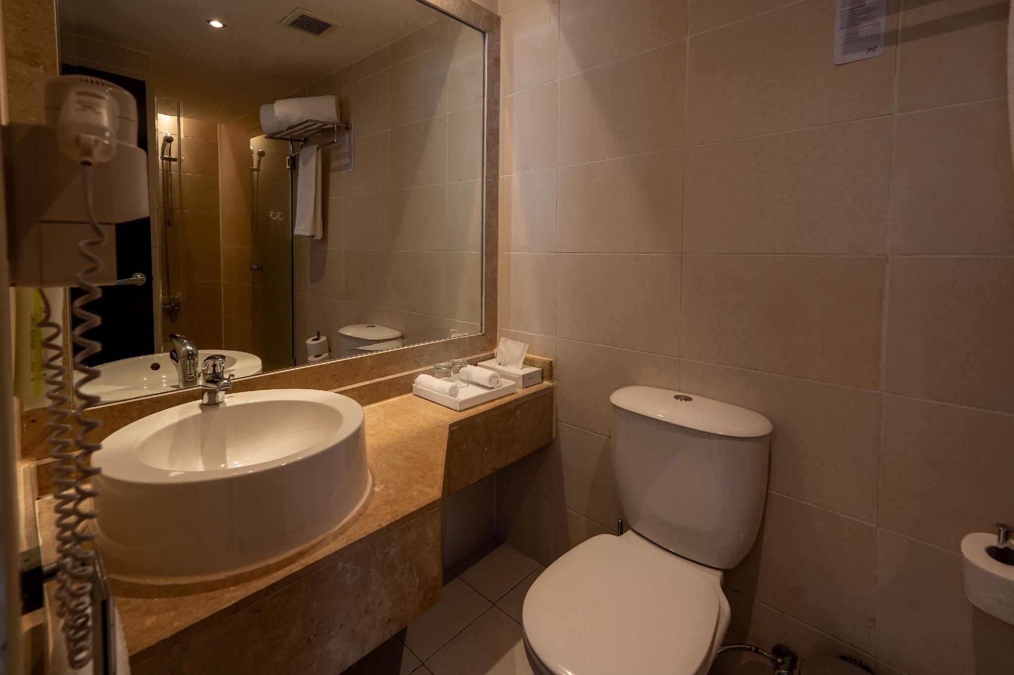 JAZ Neo Sharks Bay Standard, Queen Bed, Pool View 3