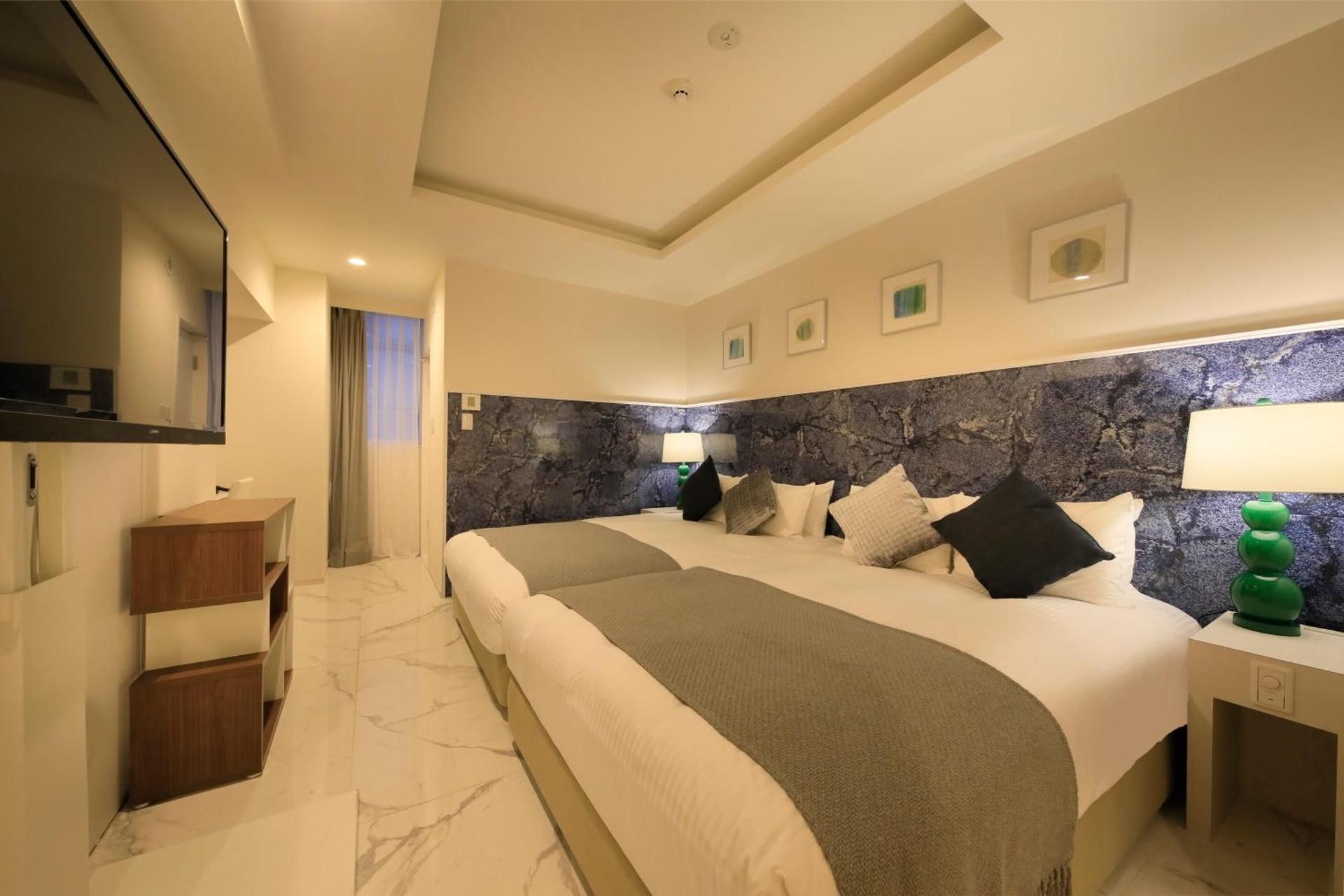 Annex Executive Twin Room with 2 Double Beds and 1 Extra Bed - Non-Smoking
