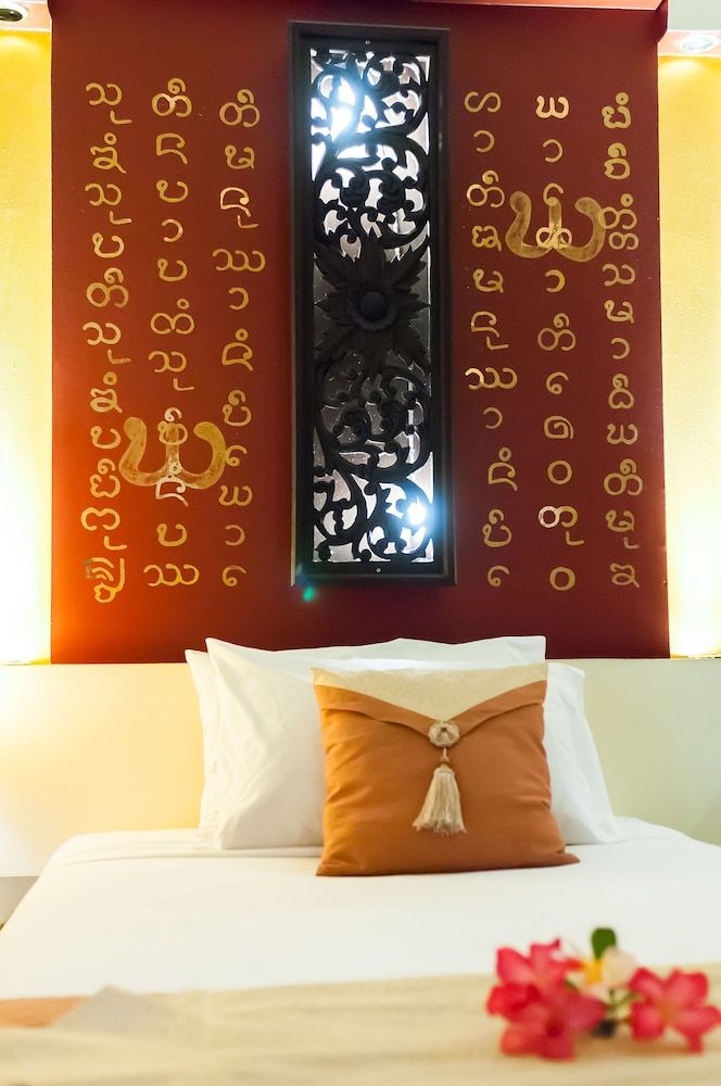 Chiang Mai Gate Hotel Deluxe Lanna Room 3