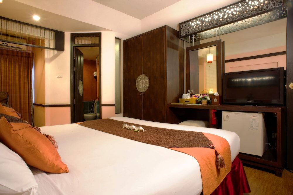Superior Lanna Room