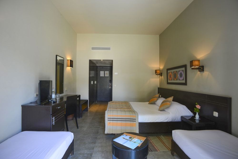 Standard Quadruple Room (2 + 2)