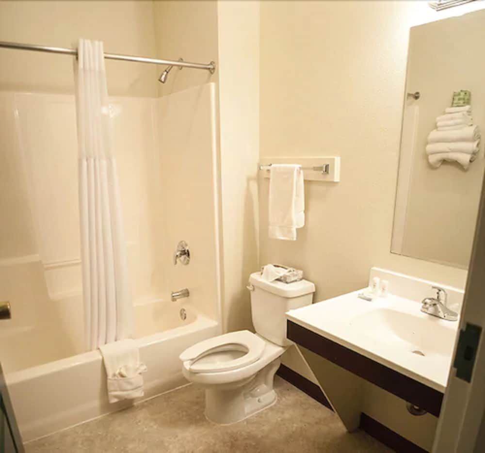 Sitka Hotel and Restaurant Standard Room, Accessible 4