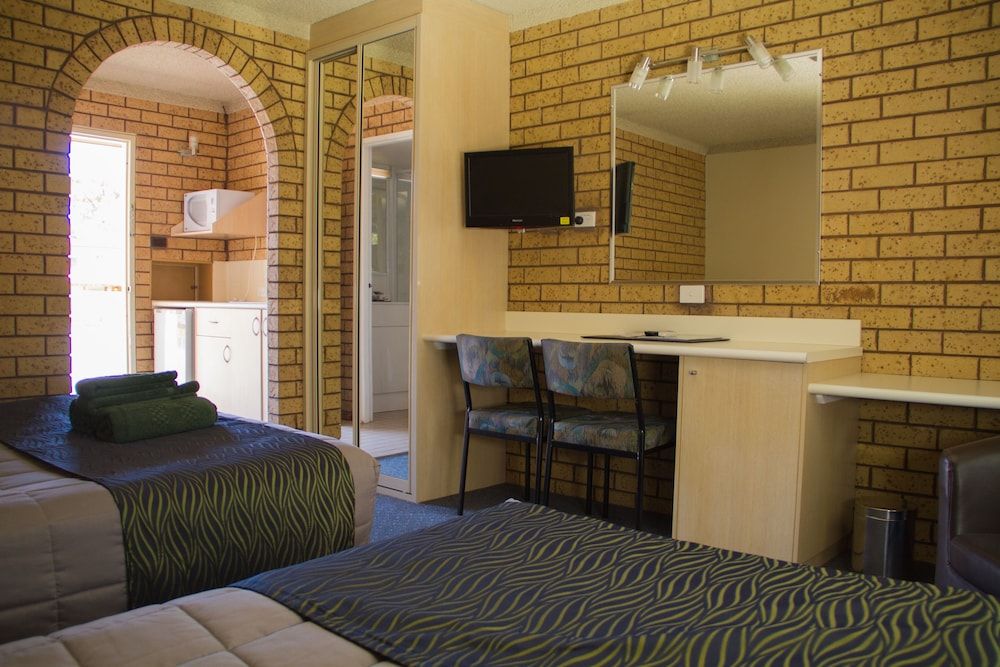 Fountain View Motel Standard Twin Room 7