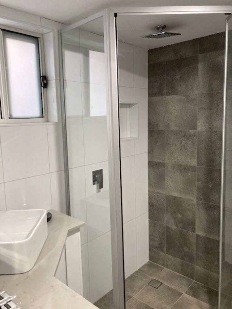 Fountain View Motel Deluxe Double Room 2