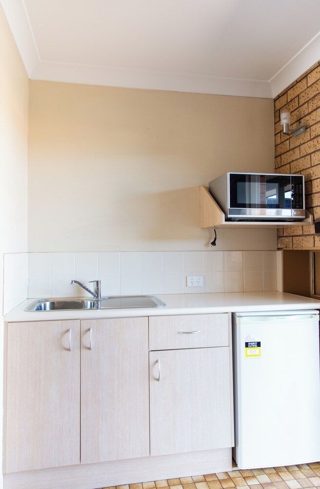 Fountain View Motel Standard Twin Room 3