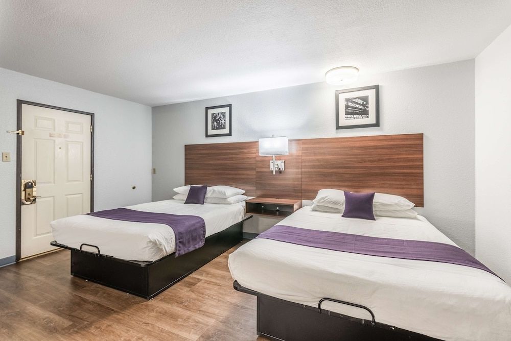 Americas Best Value Inn Searcy Deluxe Room, 2 Queen Beds, Non Smoking