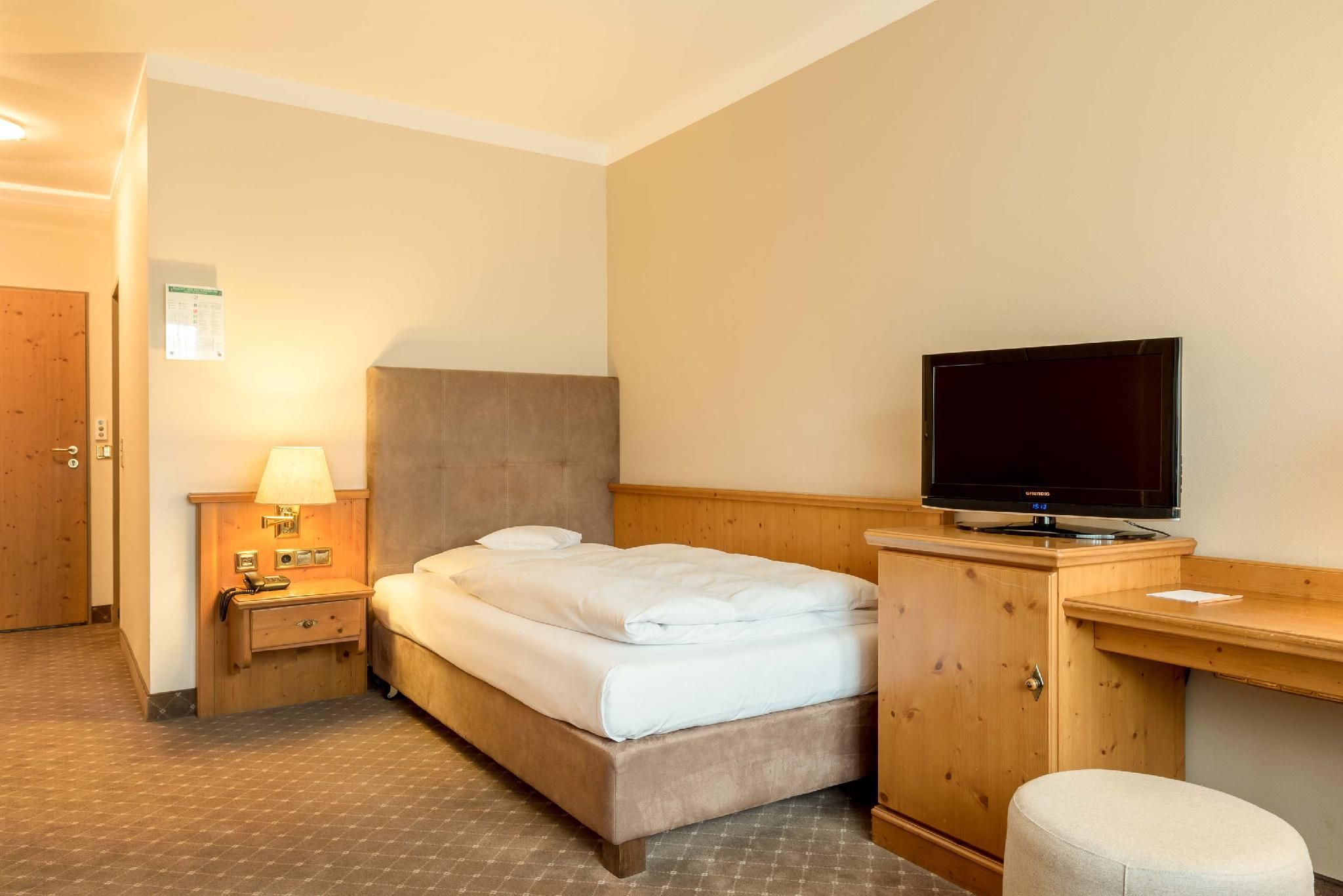 Bauer Hotel & Restaurant Single Room 2