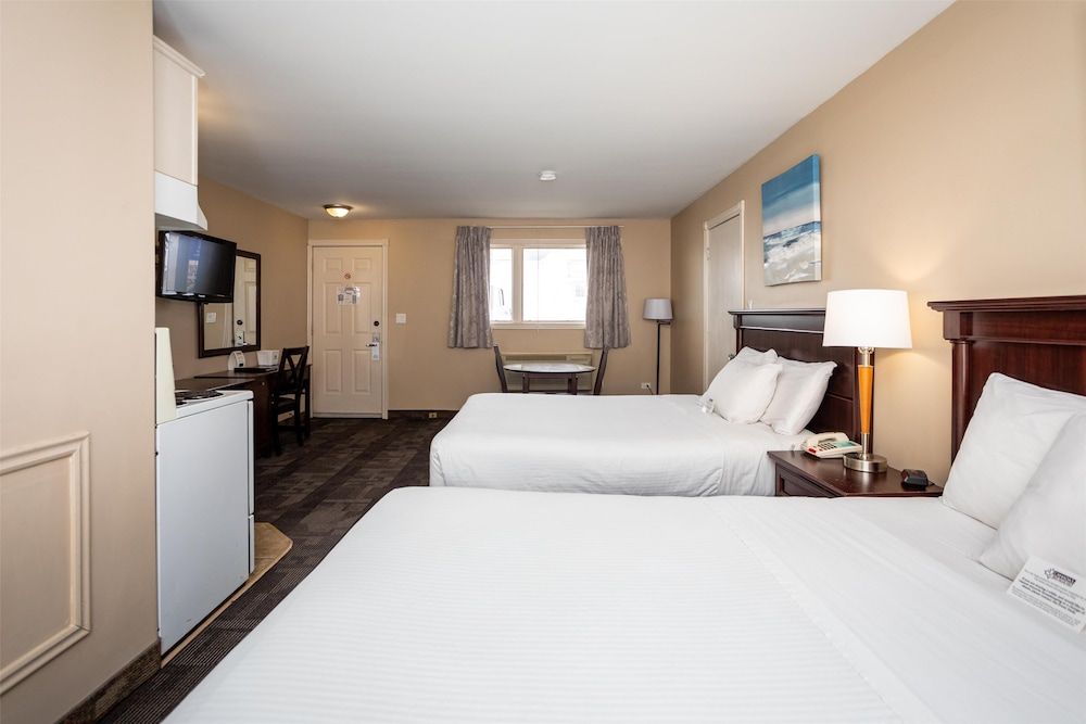 Canadas Best Value Inn & Suites Charlottetown Room, 2 Queen Beds, Non Smoking, Kitchenette